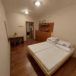 Zen Zone Albergue