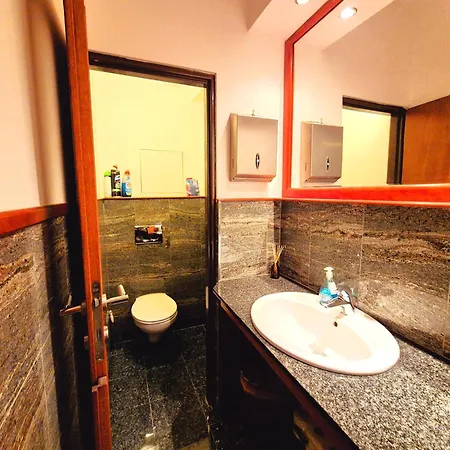 Zen Zone Hostel *